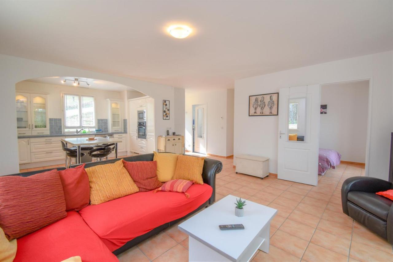 דראגיניאן Charmante Maison Climatisee Avec Piscine מראה חיצוני תמונה